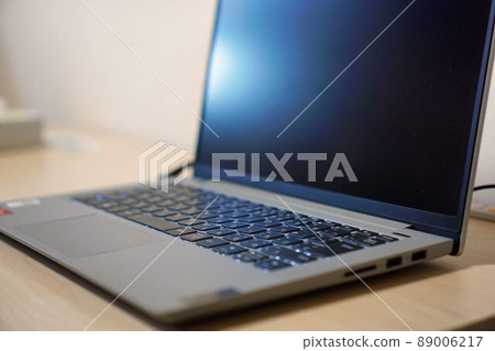 Business with notebook PC 89006217