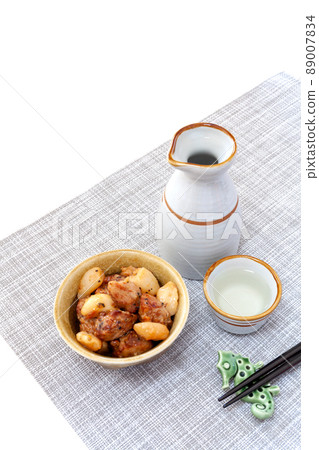 Stir-fried chicken and garlic with black pepper and sake 89007834