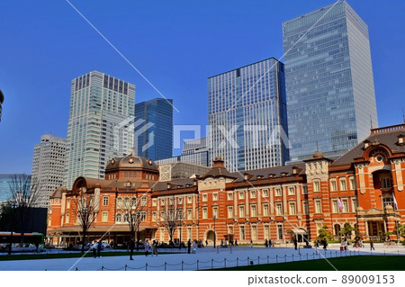 東京站丸之內出口和八重洲摩天大樓 東京站丸之內出口和八重洲摩天大樓 89009153