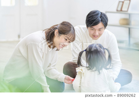 一家三口小孩 一家三口小孩 89009262
