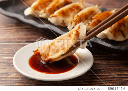 煎餃子 89012414