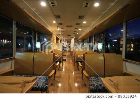 京都丹後鐵道 KTR700 型“丹後青松”座椅和桌子 89013924