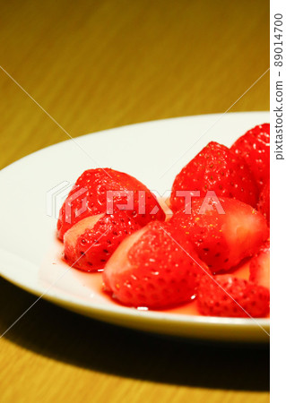 一個草莓 89014700