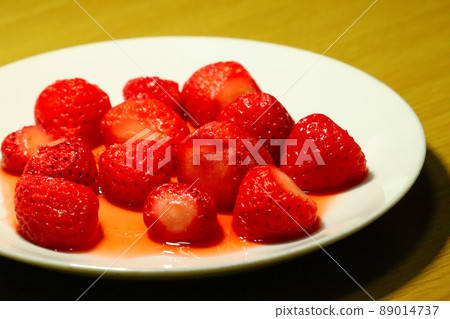 解凍草莓 89014737