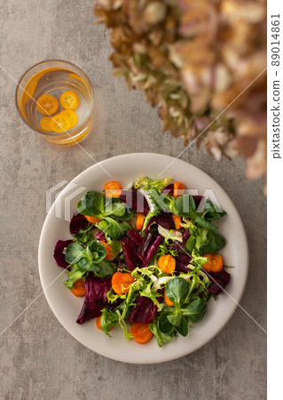 Mixed salad with boiled carrots and beetroot Mixed salad with boiled carrots and beetroot 89014861