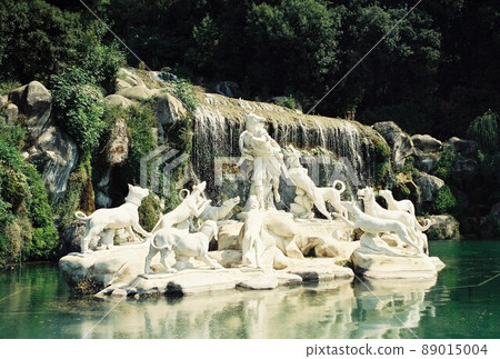 卡塞塔宮 89015004