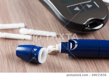 blood lancet device 89015656