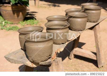 potter making pots potter making pots 89015822