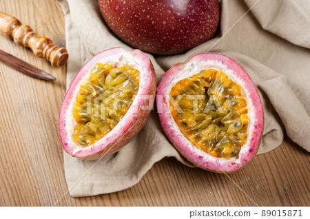 fresh passion fruit 89015871