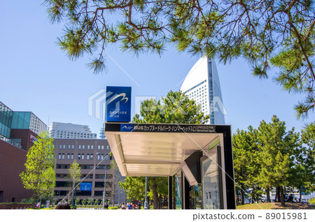 橫濱灣畔藍鎚頭入口站 橫濱灣畔藍鎚頭入口站 89015981