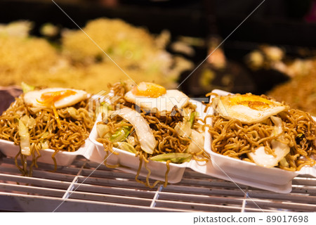 節日炒麵炒麵 節日炒麵炒麵 89017698