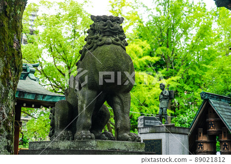 鐵保津稻荷神社的Komainu（東京都中央區） 89021812