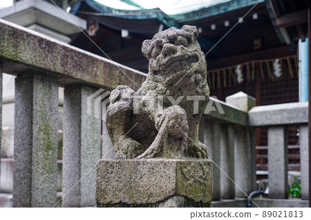 鐵保津稻荷神社的Komainu（東京都中央區） 89021813