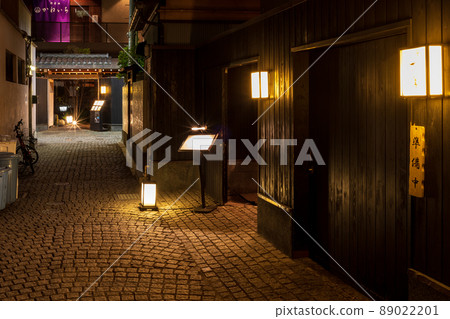 “東京”新宿區神樂坂後巷夜景 89022201