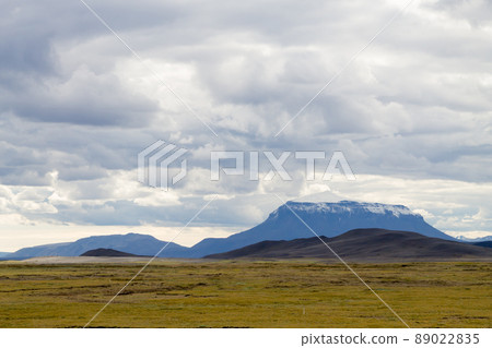 Heroubreio tuya view from Highlands of Iceland Heroubreio tuya view from Highlands of Iceland 89022835