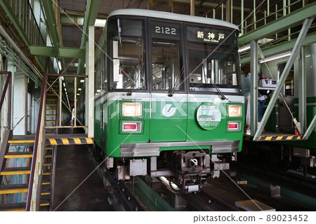 停在車站的神戶市營地鐵2000型 89023452