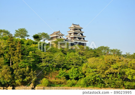 小津城天守閣、廚房塔樓和土川 89023995