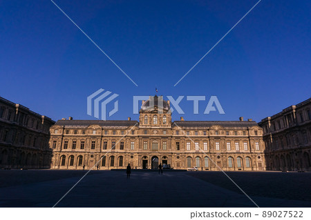 Ancient courtyard of the Louvre in Paris Ancient courtyard of the Louvre in Paris 89027522