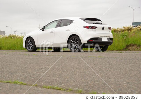 車圖馬自達3後低角 89028858