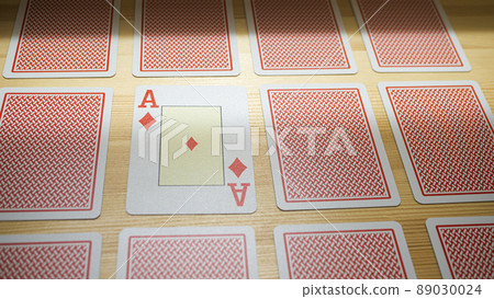 桌上一字排開的撲克牌_20 桌上一字排開的撲克牌_20 89030024