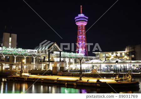 Beautifully lit up Hakata Port Tower Beautifully lit up Hakata Port Tower 89031769