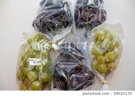 袋裝五顆葡萄 Honey Venus 巨峰 日立清流 袋裝五顆葡萄 Honey Venus 巨峰 日立清流 89033170