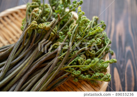 Natural bracken 89033236