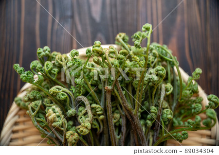 Natural bracken 89034304