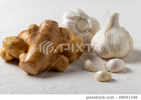 Garlic and ginger 89041386