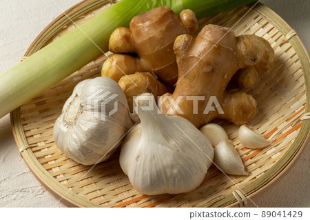 Garlic and ginger Garlic and ginger 89041429