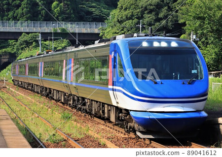 HOT7000 / Limited Express Super Hakuto HOT7000 / Limited Express Super Hakuto 89041612