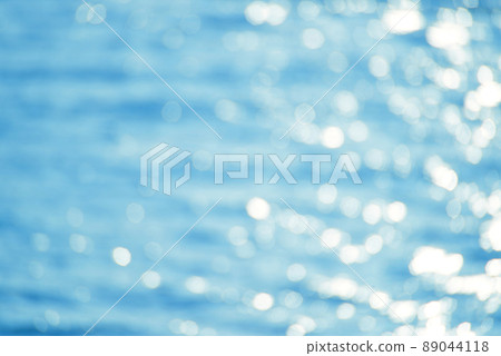 Sea surface bokeh 89044118
