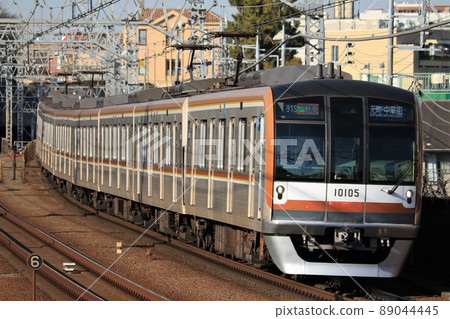 10000 series, Tokyo Metro 89044445