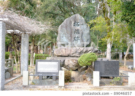 護國神社境內，拓玉紀念碑（滋賀縣彥根市） 89046857