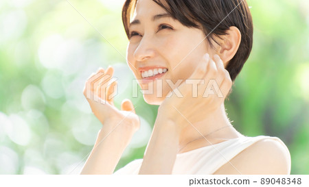 美容清新綠色女性紫外線 美容清新綠色女性紫外線 89048348