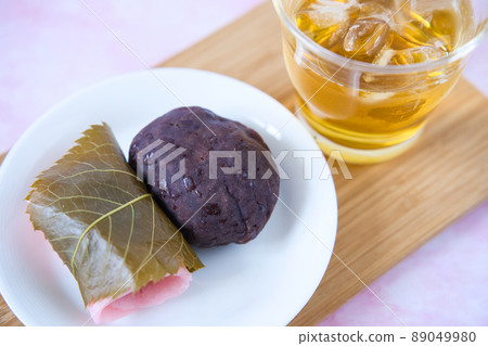 Ohagi、櫻餅和冷烤綠茶 89049980