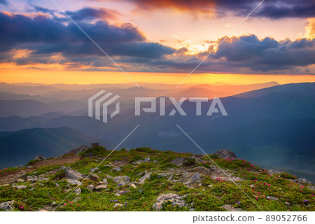 Amazing mountain sunrise 89052766