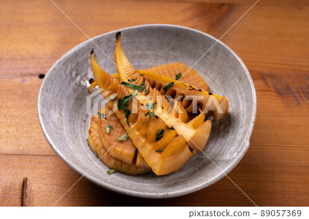 Yakimono (bamboo shoot buds) Yakimono (bamboo shoot buds) 89057369