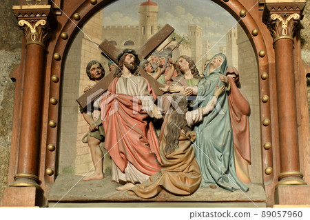 Jesus Christ met his mother Mary before the crucifixion 89057960