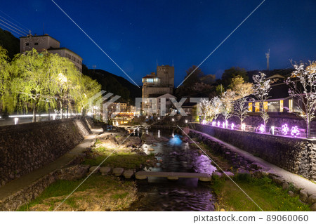 Nagato Yumoto Onsen with beautiful cherry blossoms on the evening of spring 89060060