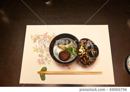 Kaiseki soup 89060796