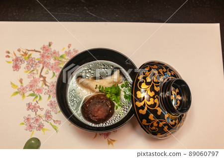 Kaiseki soup 89060797