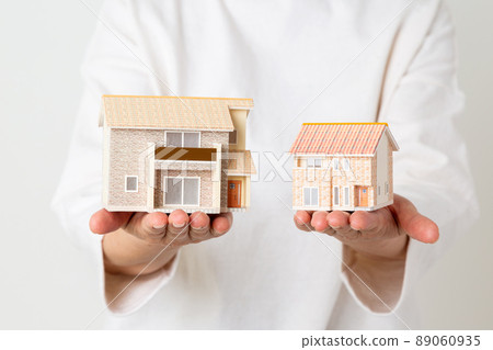 獨戶家庭和中年婦女 89060935