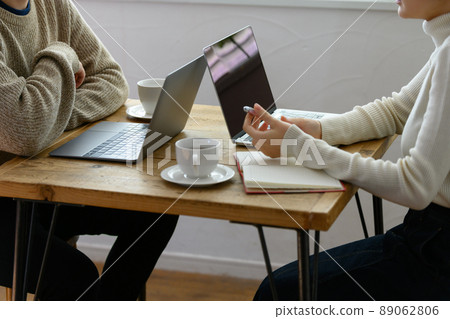 Men and women Men and women 89062806