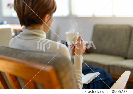 女生 女孩 女性 89062821