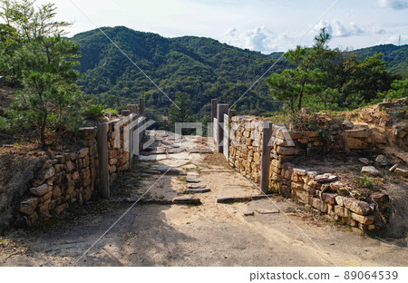 岡山縣/桃太郎神秘的古城堡“Kinojo Castle”（Kinojo Castle Ruins）北門遺址 89064539