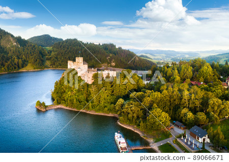 Panoramic view of castle in Niedzica by lake Czorsztyn, Poland Panoramic view of castle in Niedzica by lake Czorsztyn, Poland 89066671