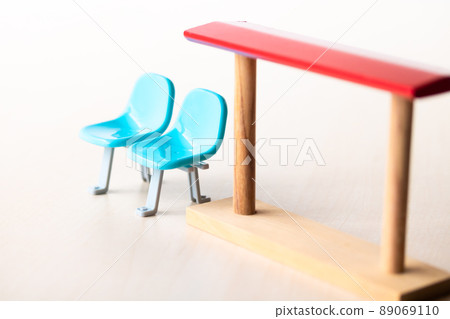 Miniature platform and station bench Miniature platform and station bench 89069110