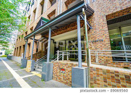 The University of Tokyo Akamon General Research Bldg. The University of Tokyo Akamon General Research Bldg. 89069560