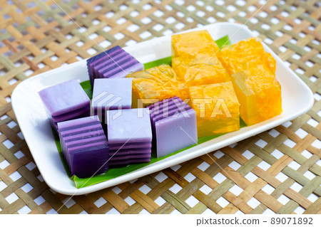 Sweet egg floss jelly and coconut milk with butterfly pea flower jelly 89071892
